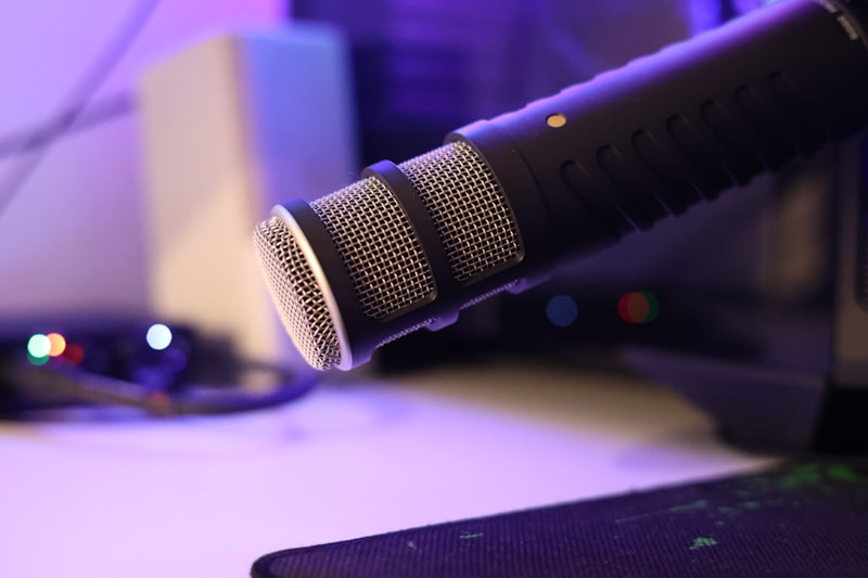 Micro shotgun Sennheiser professionnel sur bras articulé