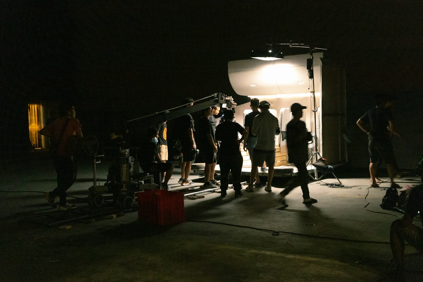 Studio de tournage professionnel avec éclairages ARRI et caméras cinéma